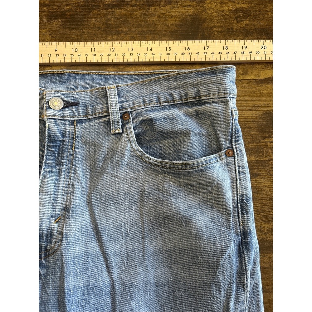 Levis 541 Athletic Taper Light Wash Blue Denim Jeans Mens 34x30 18181-0667 - Picture 9 of 14